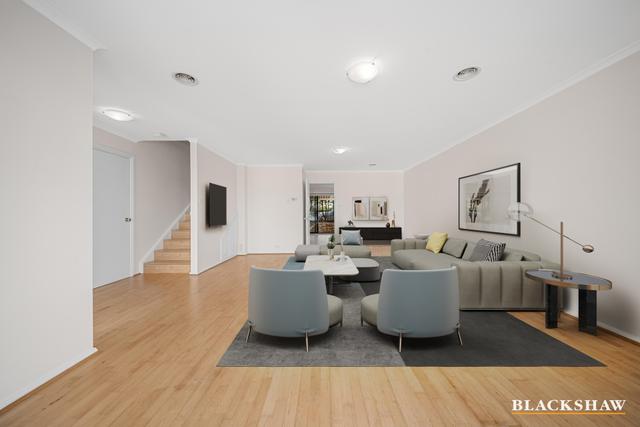 2/8 Fidler Court, ACT 2617