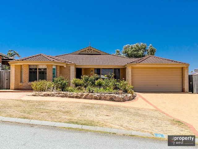 4 Garda Grove, WA 6027