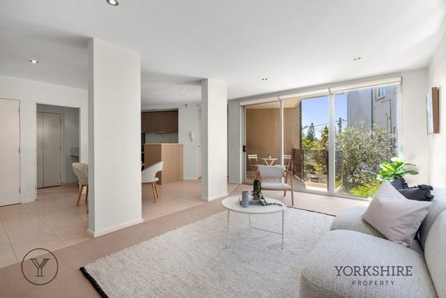 4/402 Barkly Street, VIC 3184