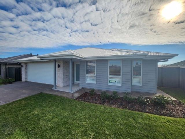 40 Peel Place, NSW 2830