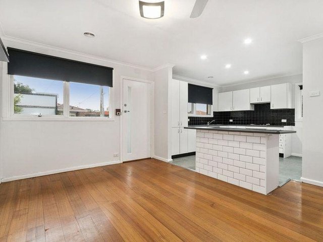 2/24 Golden Avenue, VIC 3196