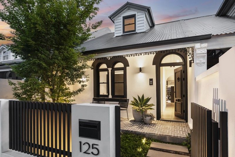 https://images.allhomes.com.au/property/photo/f61bcef5c0101c16b33b36211b7aa1dc_hd.jpg