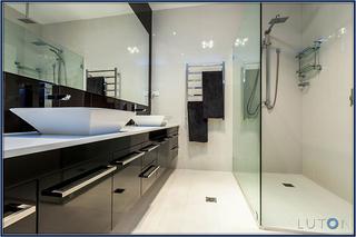 Master Ensuite