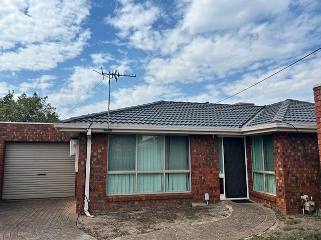 2/318 Taylors Road, VIC 3037