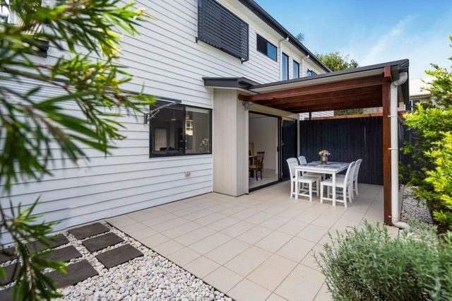 2/111 Ekibin Road, QLD 4103