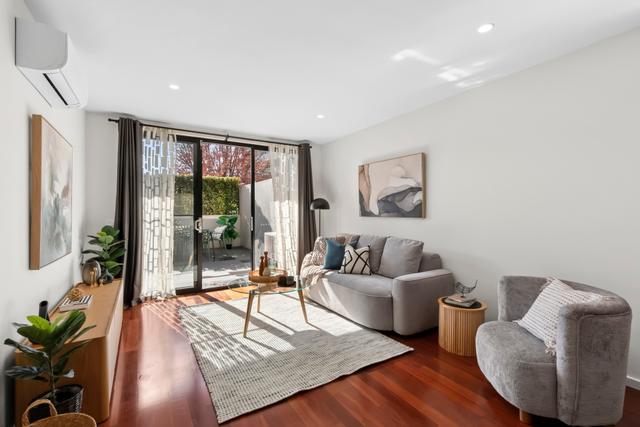 3/111 Canberra Avenue, ACT 2603