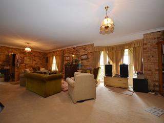 Loungeroom (2014-11-26)