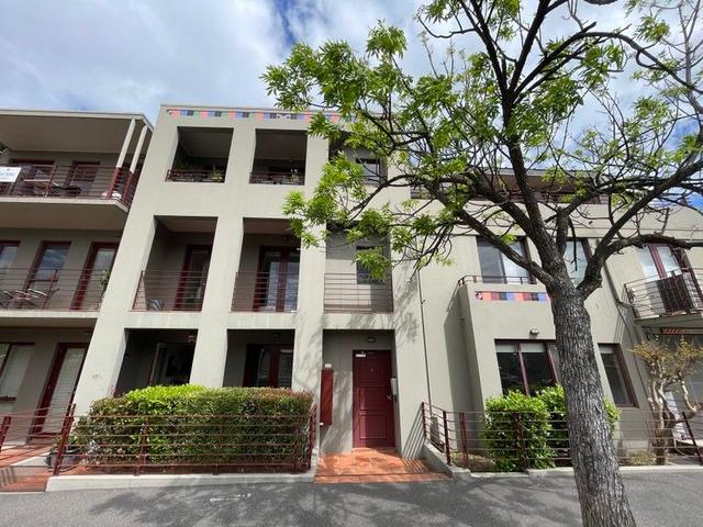 2/7 Owen Street, VIC 3053