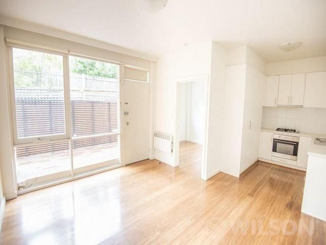 7/12 Robe Street, VIC 3182