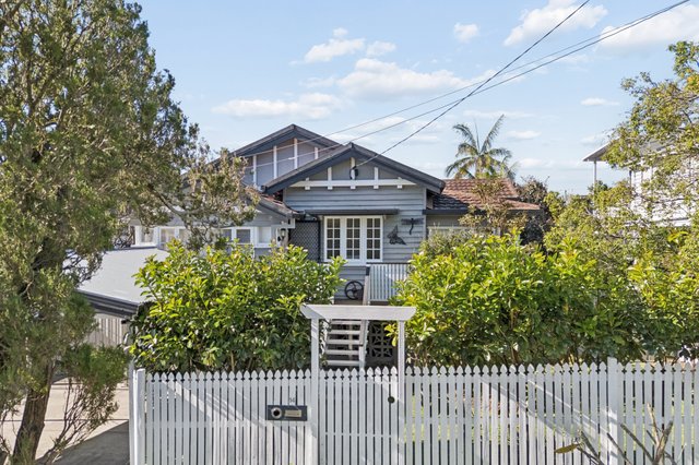 14 Agnes Street, QLD 4121