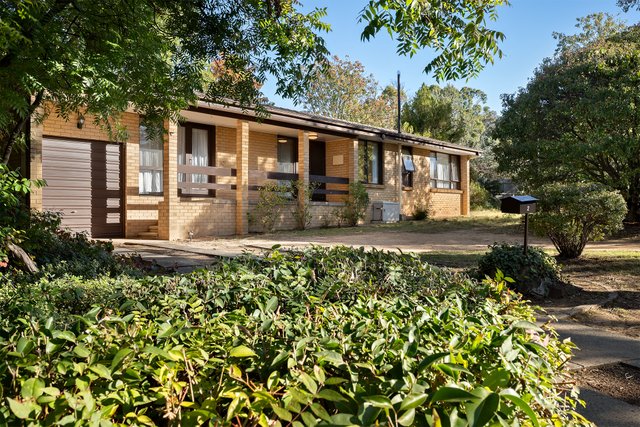 2 Mackellar Crescent, ACT 2614