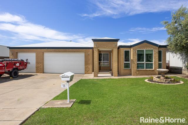 13 Dundale Crescent, NSW 2650