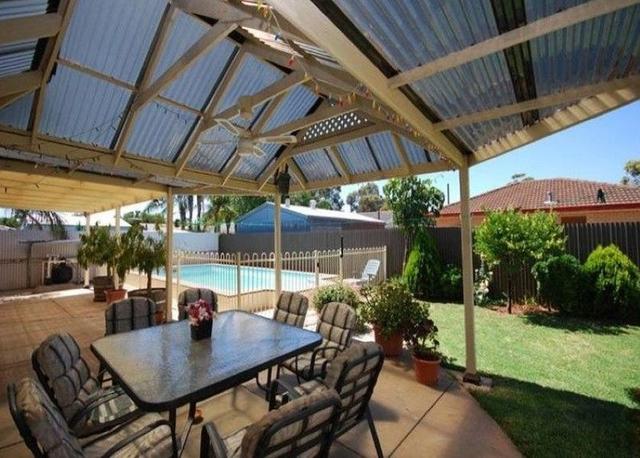 12 Moore Avenue, SA 5109