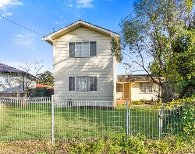 18 Karoola Street, NSW 2168