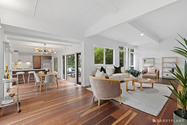 8 The Outlook, VIC 3135