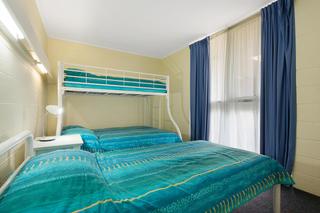 Unit bedroom 2 (2015-04-22)