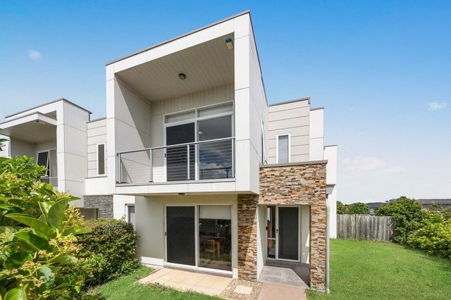 121 & 121A Liz Kernohan Drive, NSW 2570