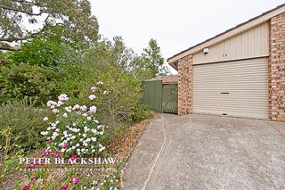 Garage-front garden