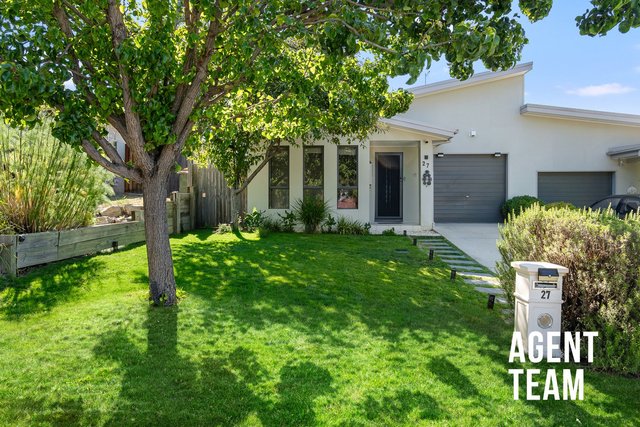 27 Jean Macnamara Street, ACT 2615