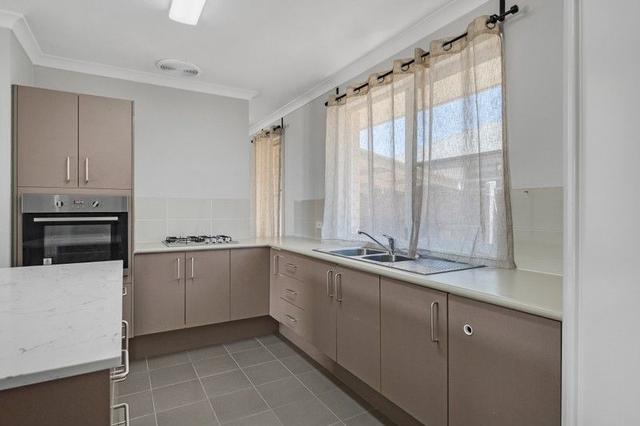 2/11 Castlefern Street, WA 6069