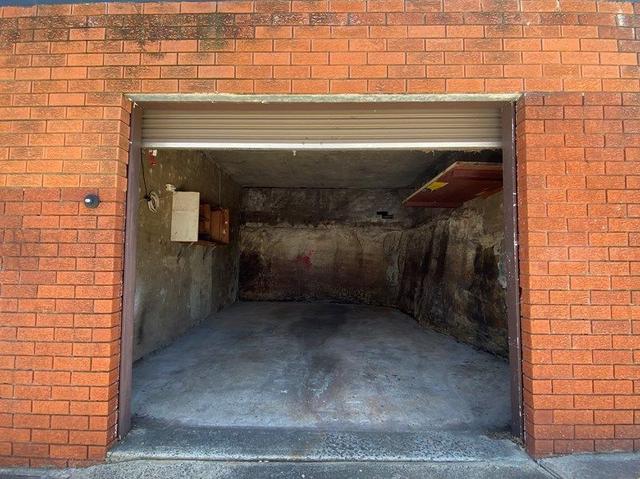 Garage 1/32 Glen Street, NSW 2204