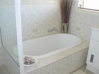 Bathroom (2011-08-01)