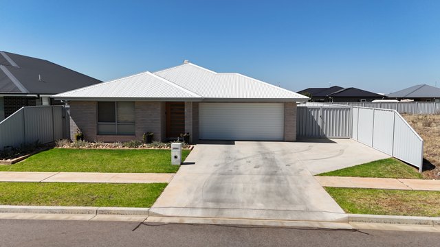 6 Cadorin Street, NSW 2680