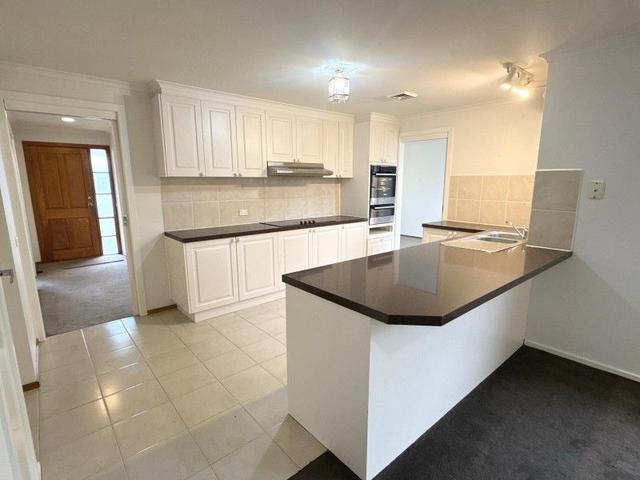 6 County Drive, VIC 3806