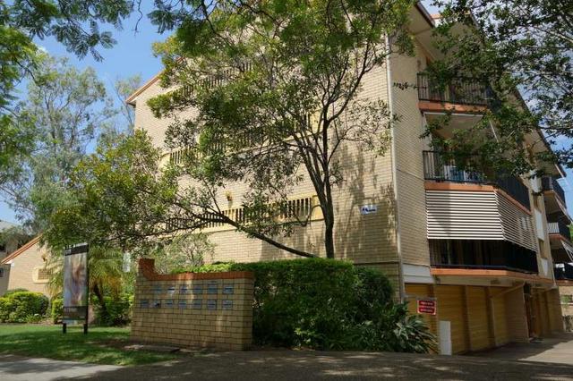 1/116 Clarence Road, QLD 4068