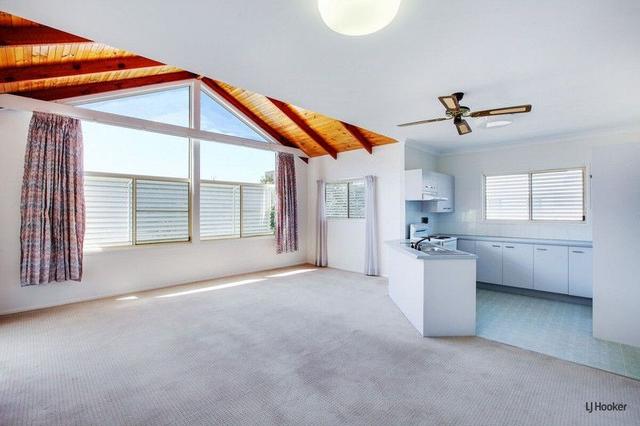 2/115 Petrel Avenue, QLD 4218