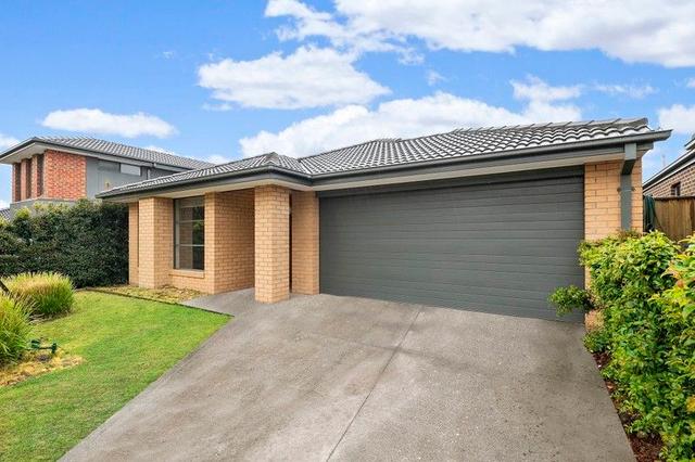 6 Pacific  Grange, VIC 3753