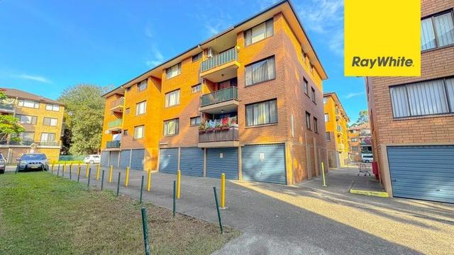16/142 Moore Street, NSW 2170