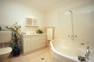 Bathroom 1 (2004-10-13)