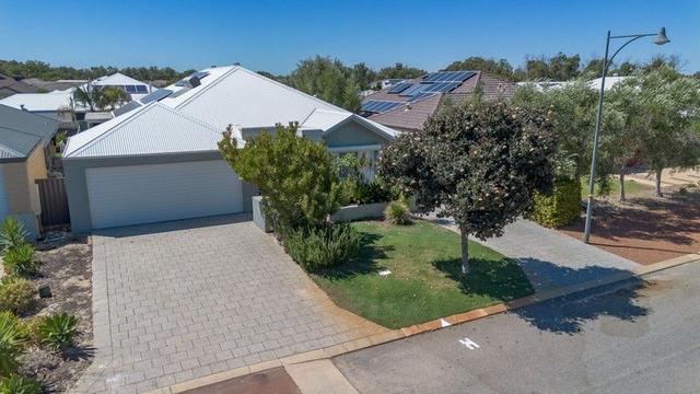 8 Placid Bend, WA 6208