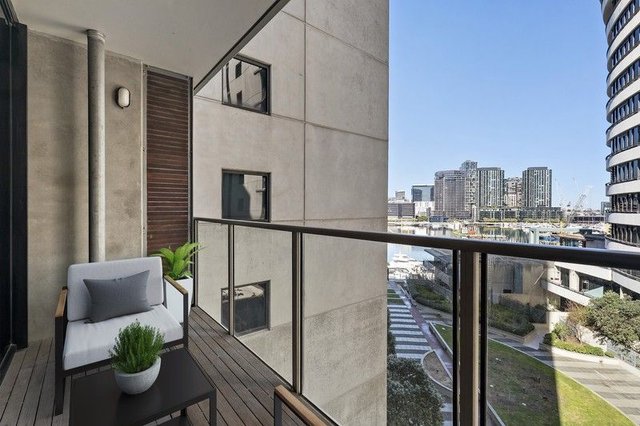 808/5 Caravel Lane, VIC 3008