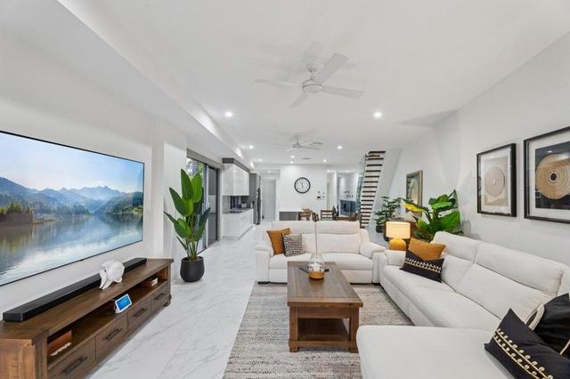 2/49 Sunshine  Boulevard, QLD 4218