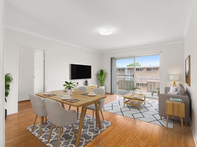 4/246 Cavendish Road, QLD 4151