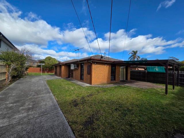 18 Debbie Close, VIC 3169
