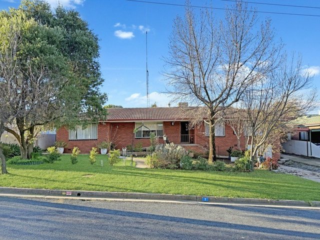 3 Bell Avenue, NSW 2594