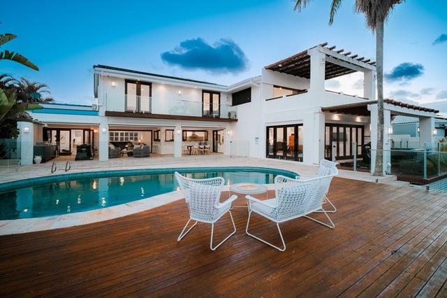 8 River Crescent, QLD 4218