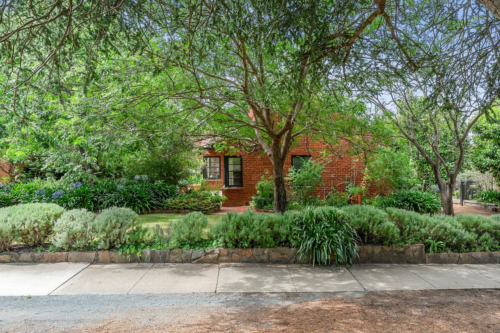 95 Captain Cook Crescent, Narrabundah ACT 2604 Allhomes