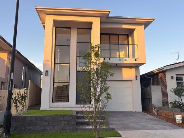 11 Hazelbrook St, NSW 2769