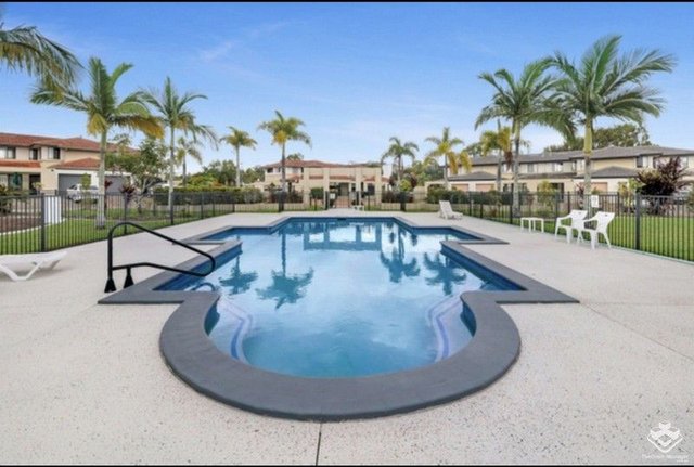 ID:21168113/1 Secondary Street, QLD 4209