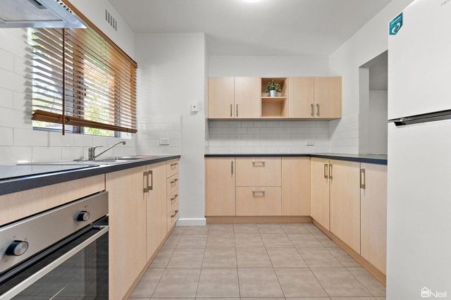 1/80 Fifth Road, WA 6112