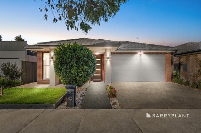 18 Revelstoke Crescent, VIC 3810