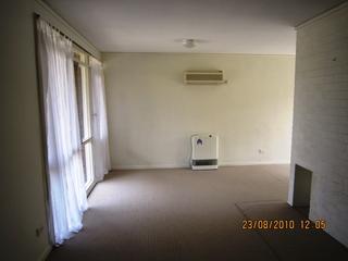 Lounge Room (2010-08-24)