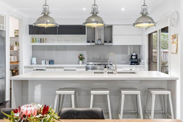10 Village Green Drive, VIC 3224
