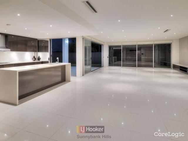 12 Hoop Pine Place, QLD 4109