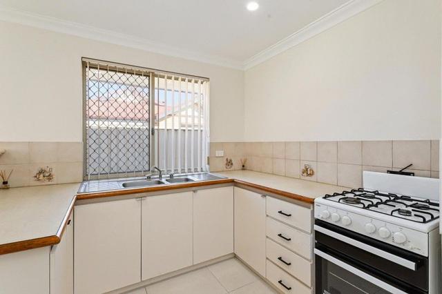 4/19 Hamerlsey Street, WA 6056