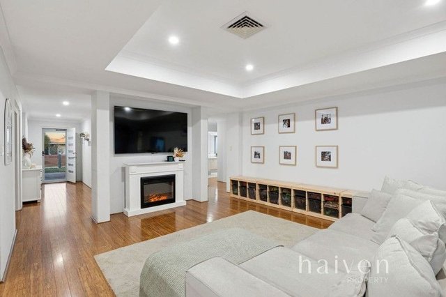 19 Cozens Road, WA 6065